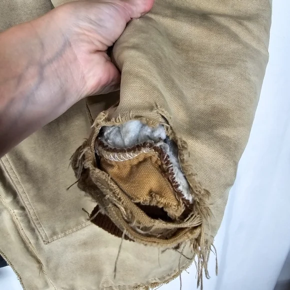 Vintage Carhartt Thrashed Worn In Faded Arctic Duck Canvas Chore Coat - Picture 9 of 16